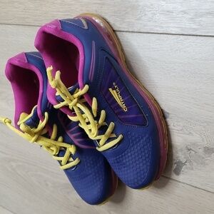 Catapult Women's sneakers. RUNNING TRAINING Purple/ pink sz 6